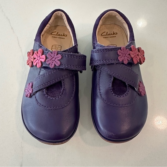 Clarks - Toddler Purple Shoe in Genuine Leather and Velcro Closure Flowers - 7W - Picture 1 of 10